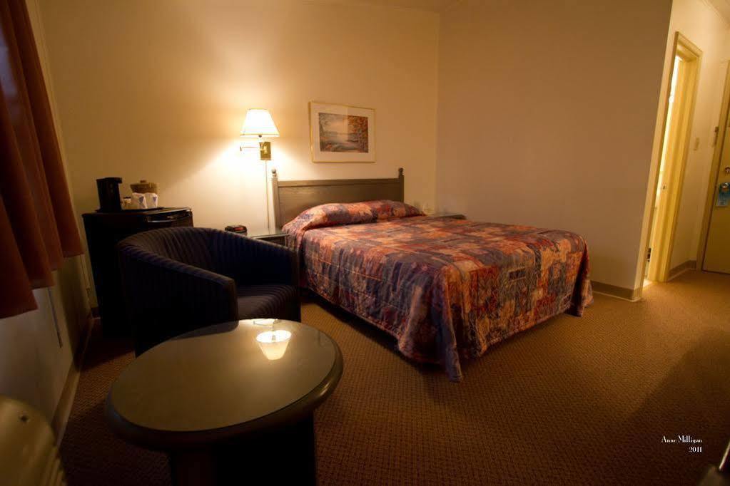 Hotel Port Aux Basques Bagian luar foto